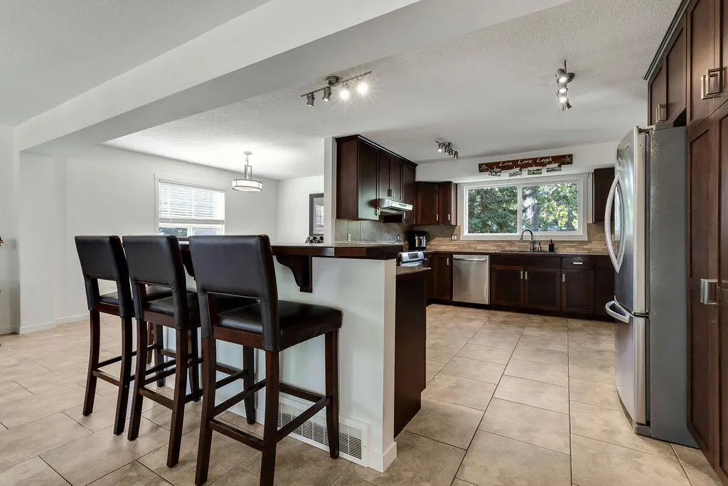 12 Suntree Lane