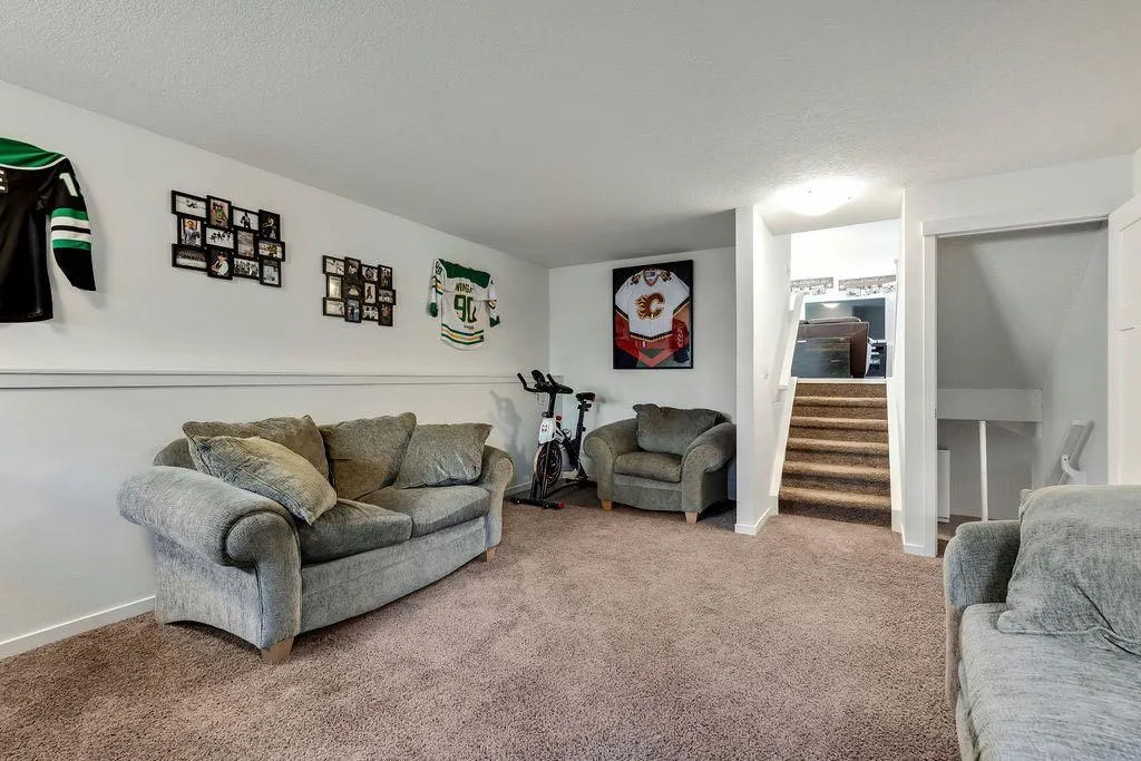 12 Suntree Lane