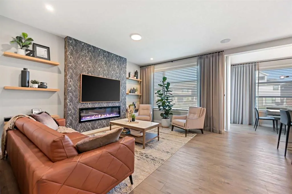 905 Cranbrook Gardens SE