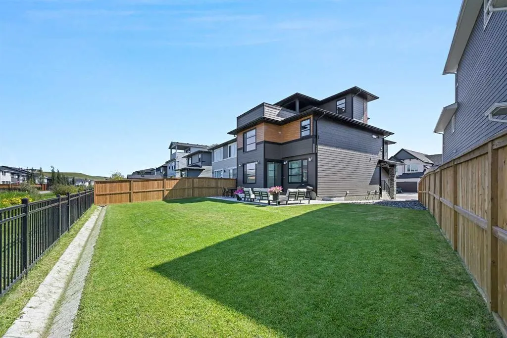 905 Cranbrook Gardens SE