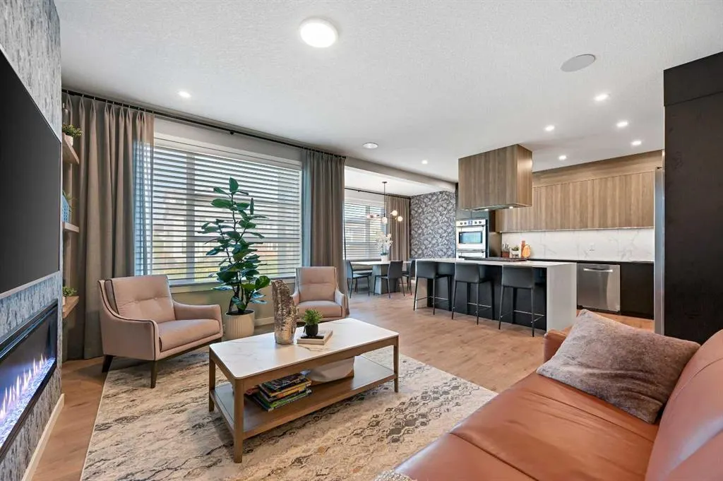 905 Cranbrook Gardens SE