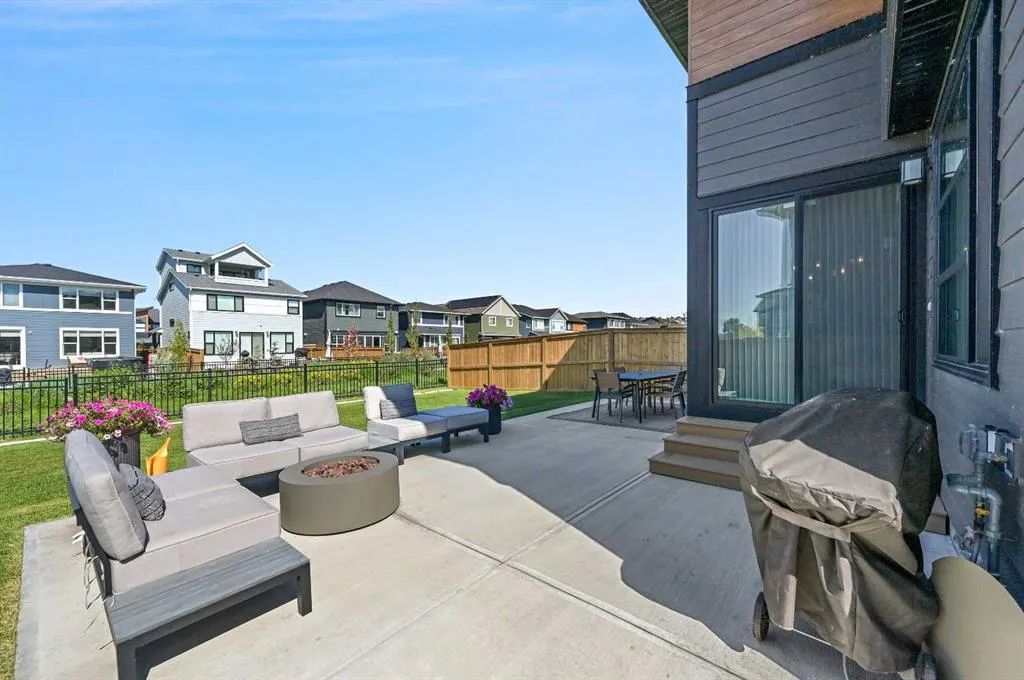 905 Cranbrook Gardens SE
