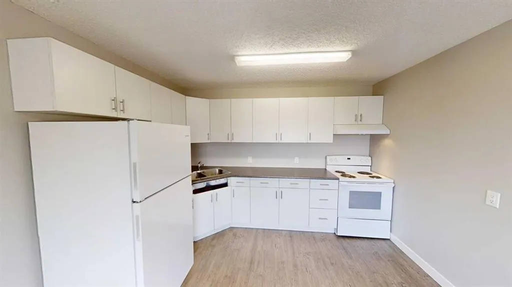 9926 105 Avenue, #302