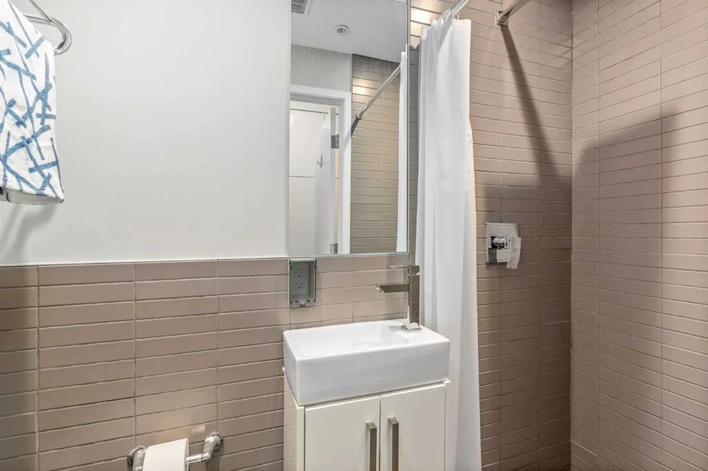 515 4 Avenue NE, #311
