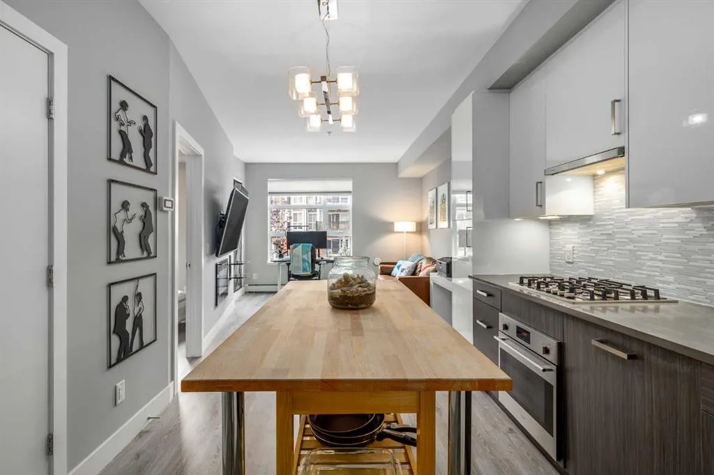 515 4 Avenue NE, #311