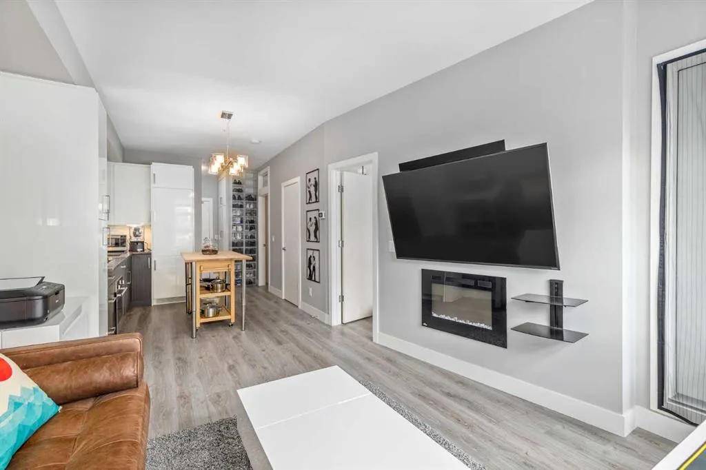 515 4 Avenue NE, #311