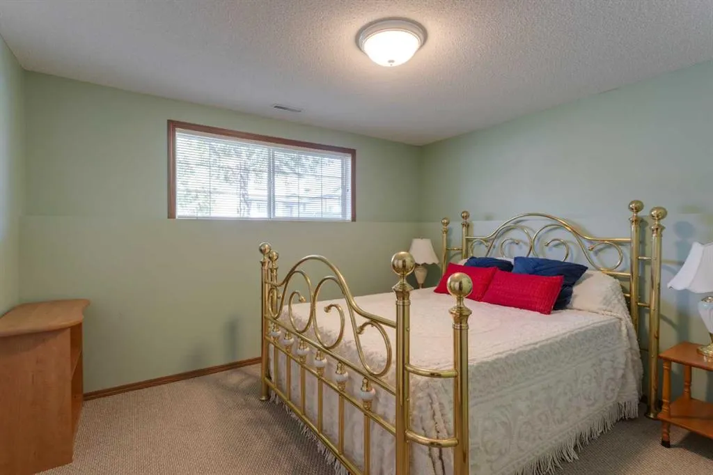 131 Citadel Mesa Close NW