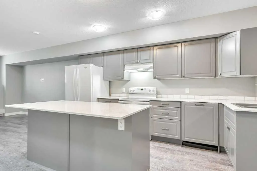 606 Lakeside Boulevard, #12