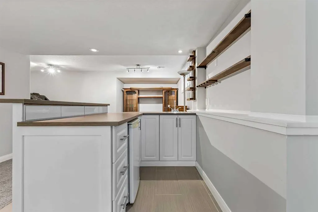 2530 Ravenswood View SE