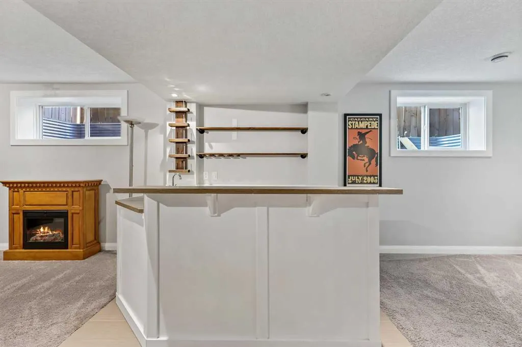 2530 Ravenswood View SE