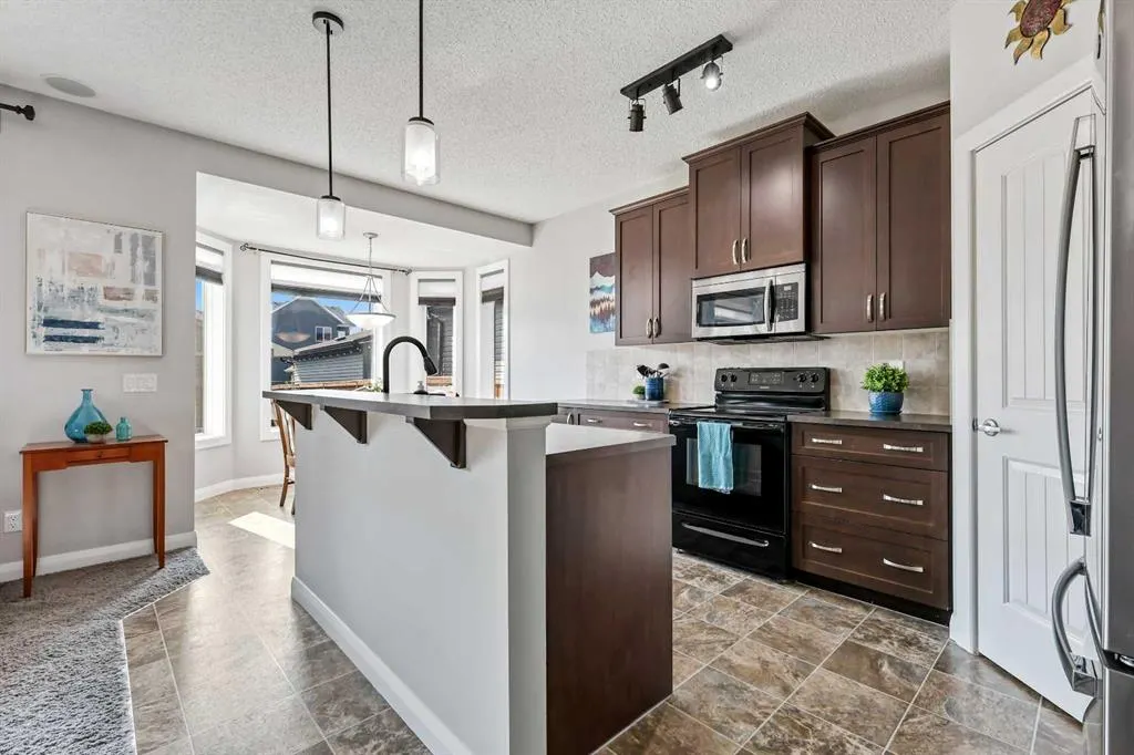 2530 Ravenswood View SE