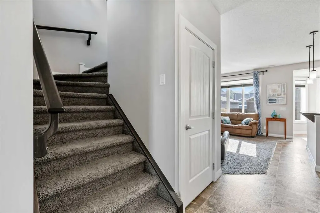 2530 Ravenswood View SE