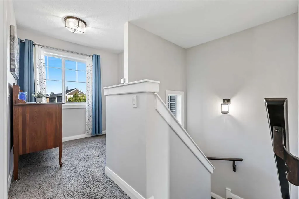 2530 Ravenswood View SE