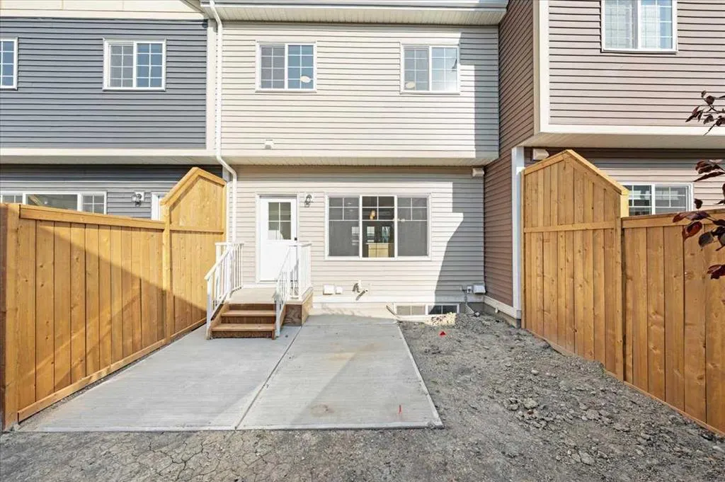 7 Baysprings Terrace SW
