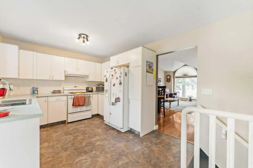 1224 Thorburn Drive SE