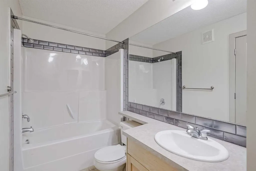 2233 34 Avenue SW, #141