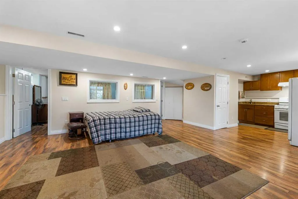 57 Somerglen Park SW