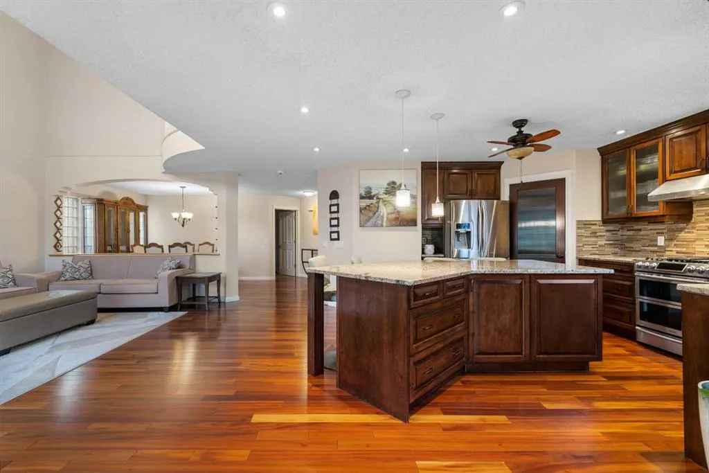 57 Somerglen Park SW
