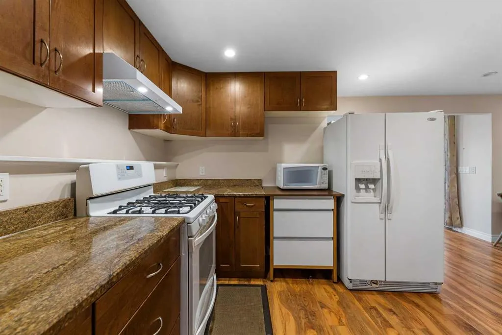 57 Somerglen Park SW