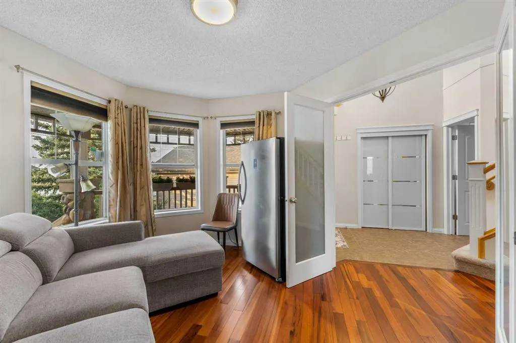 57 Somerglen Park SW