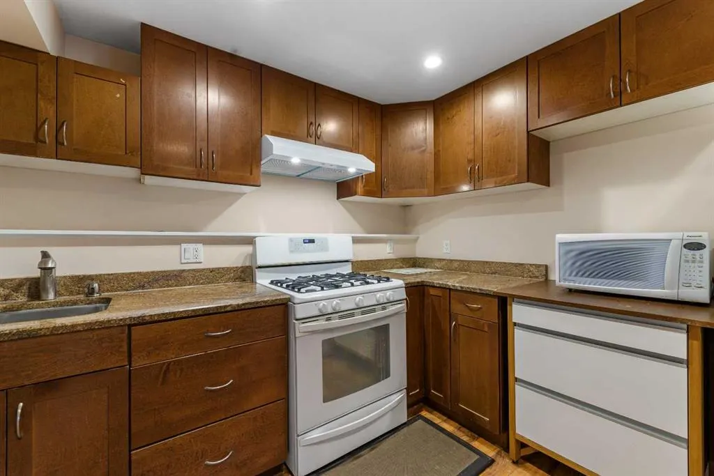 57 Somerglen Park SW