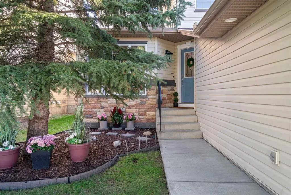 42 Chaparral Grove SE