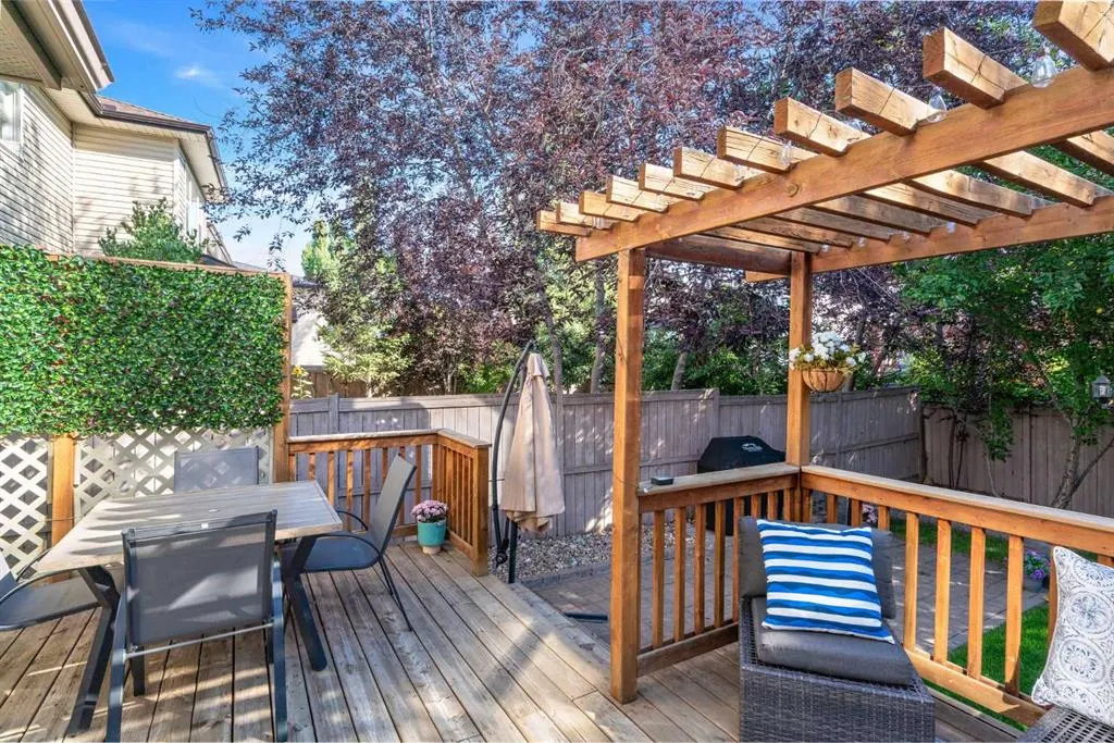 42 Chaparral Grove SE