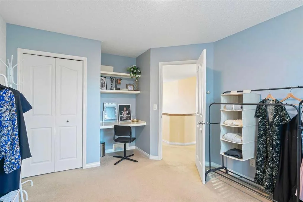 42 Chaparral Grove SE