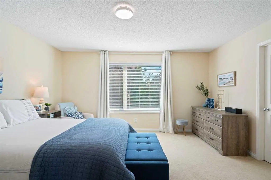 42 Chaparral Grove SE