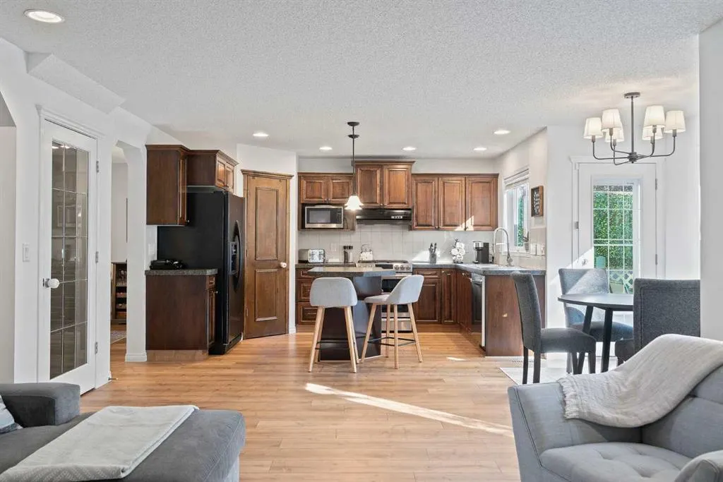 42 Chaparral Grove SE