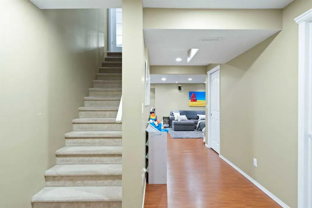 42 Chaparral Grove SE