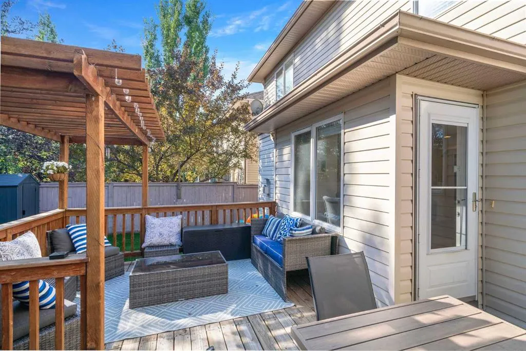 42 Chaparral Grove SE