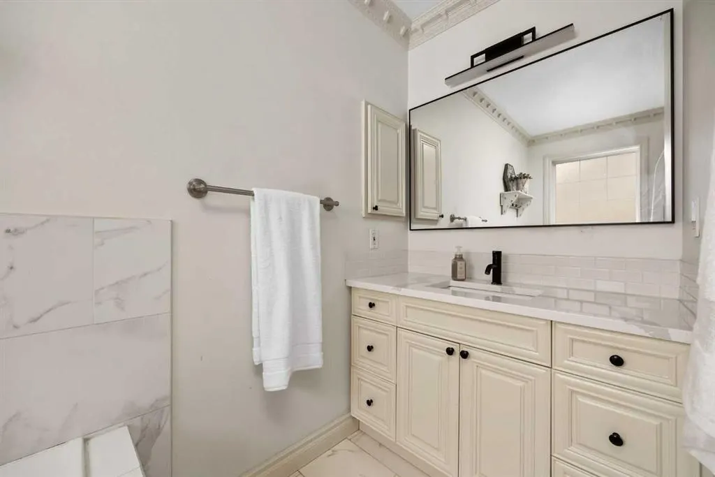 181 Gleneagles View