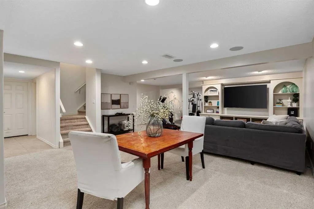 181 Gleneagles View