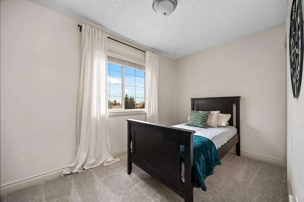 181 Gleneagles View