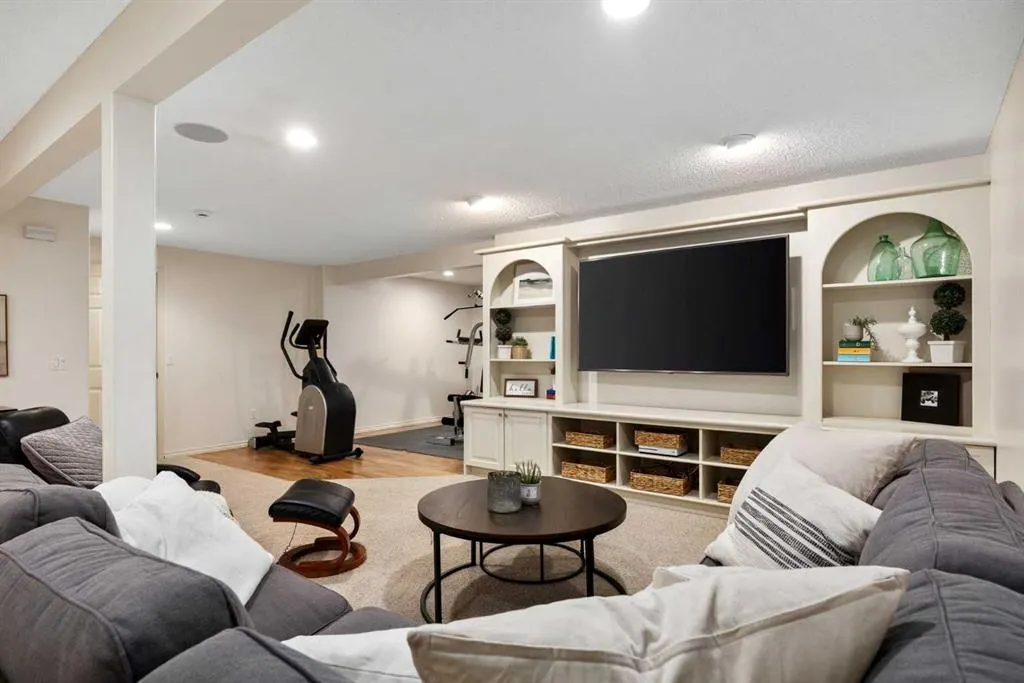 181 Gleneagles View