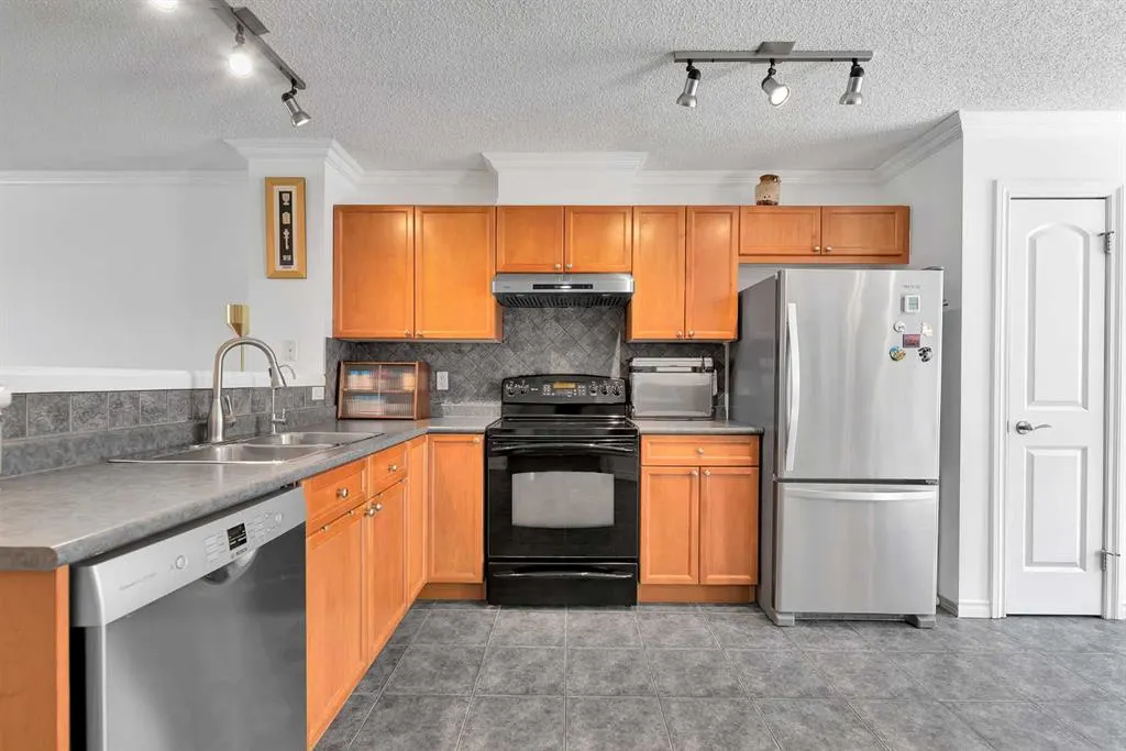 216 Toscana Gardens NW