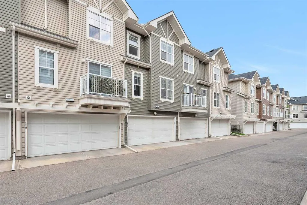 216 Toscana Gardens NW