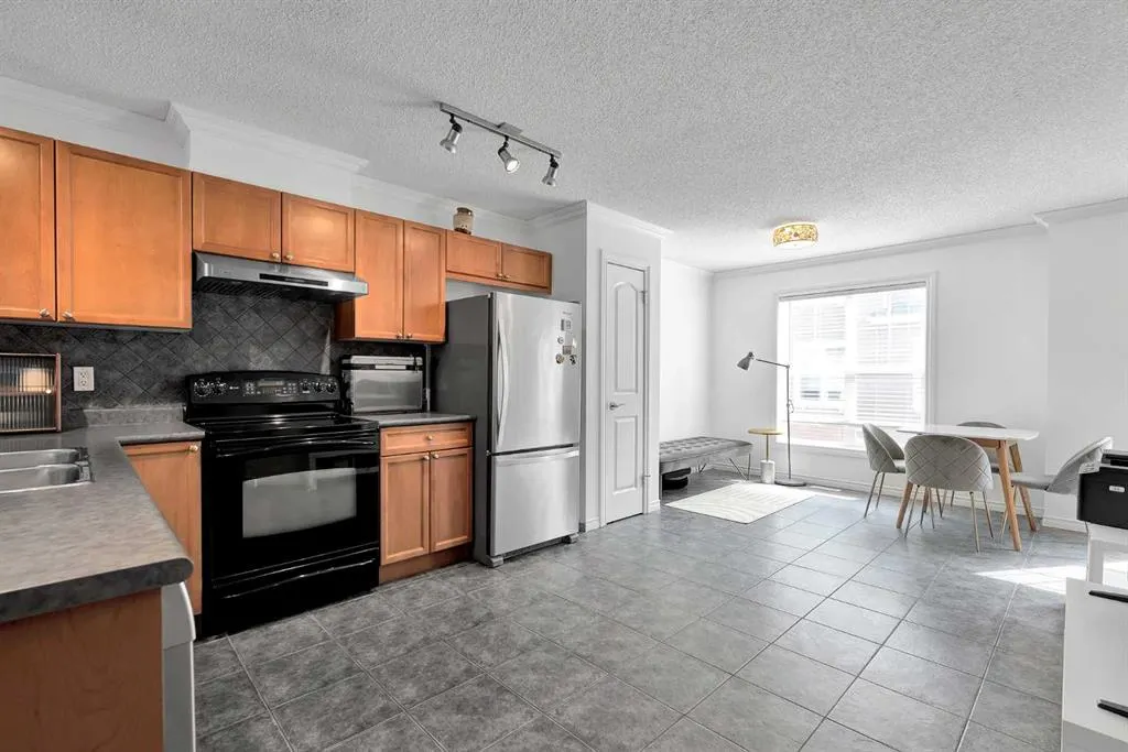 216 Toscana Gardens NW