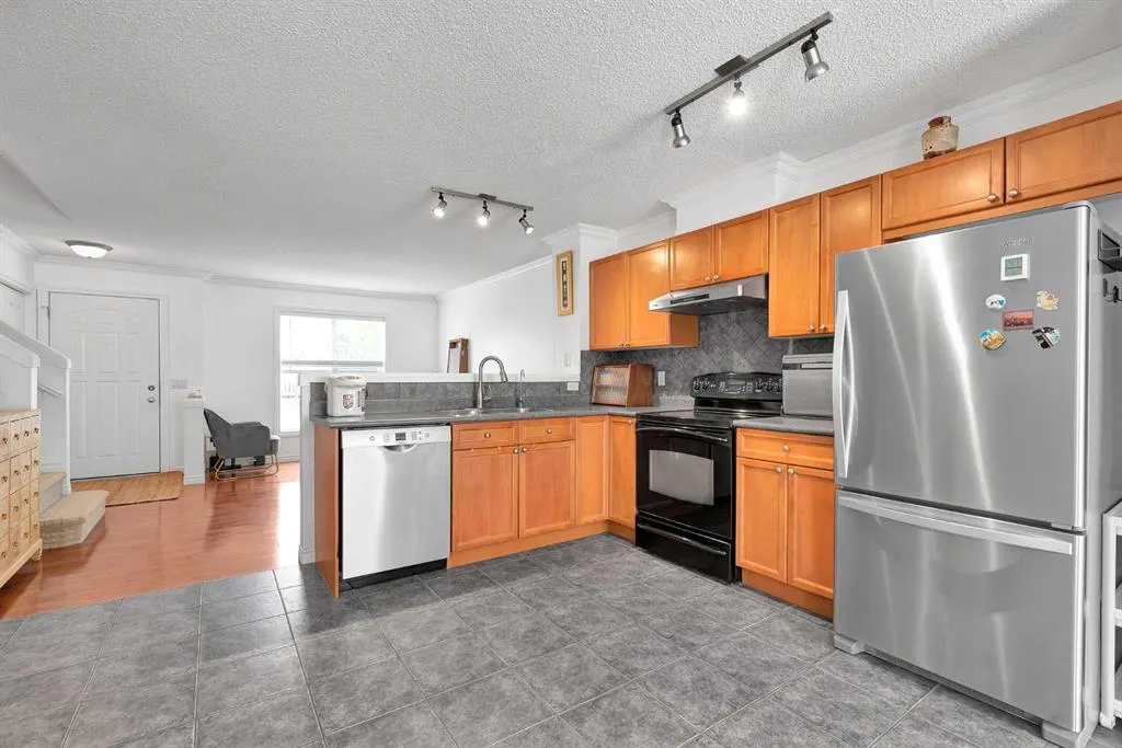 216 Toscana Gardens NW