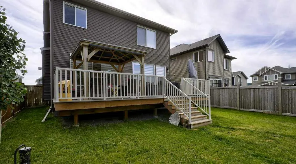 145 Kinniburgh Gardens