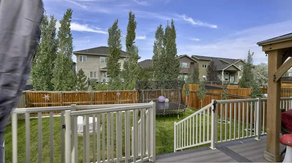 145 Kinniburgh Gardens