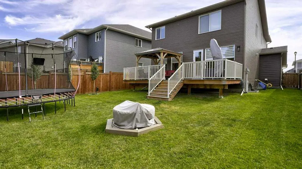 145 Kinniburgh Gardens