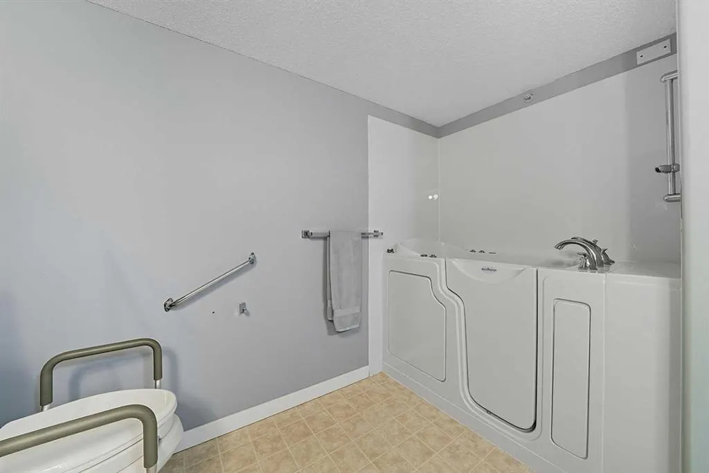 56 Carroll Crescent, #306