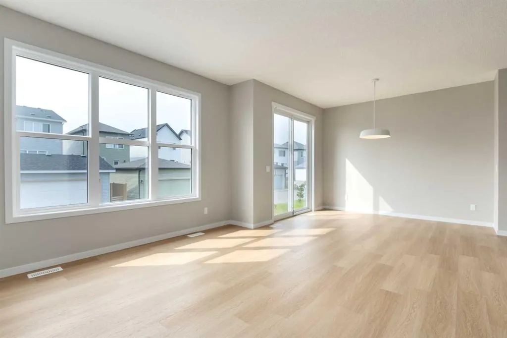 109 Monterey Place SE