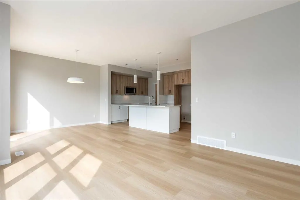 109 Monterey Place SE