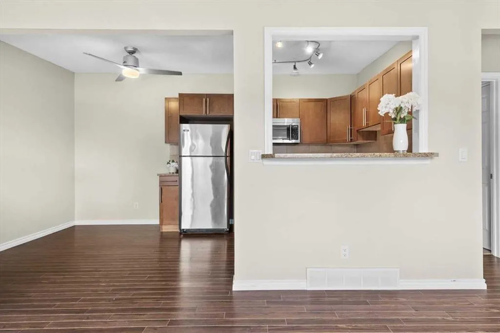 103 Huntington Park Green NW, #6