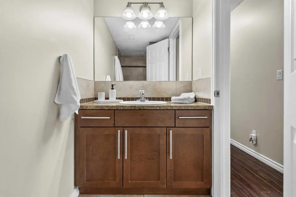 103 Huntington Park Green NW, #6