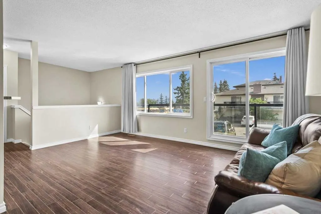 103 Huntington Park Green NW, #6