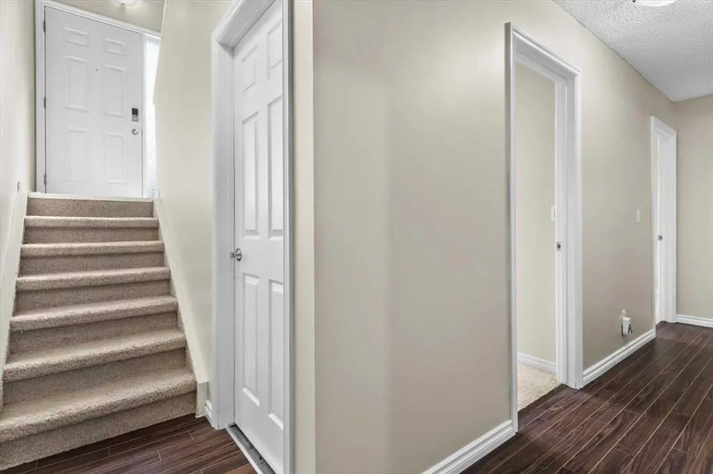 103 Huntington Park Green NW, #6